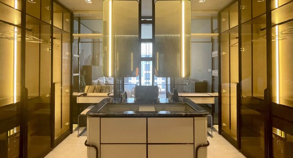 For rent 2 bed condo in Watthana, Bangkok