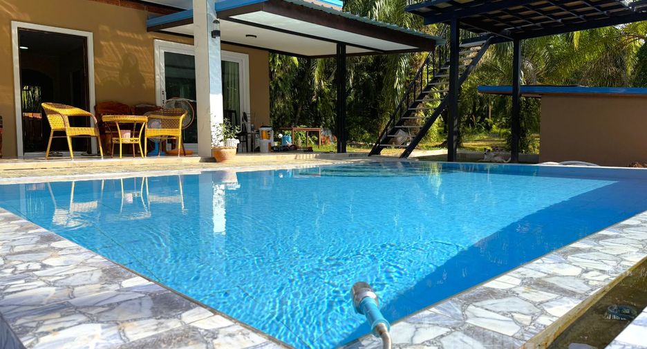 Casa en venta de 4 habitaciones en Ao Luek, Krabi