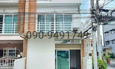 For rent 4 ベッドルーム townhouse in Sai Mai, Bangkok