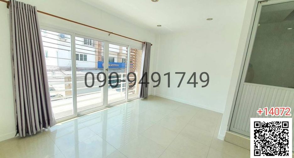 For rent 4 bedrooms townhouse in Sai Mai, Bangkok