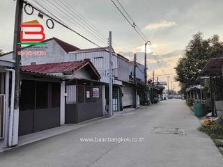 For sale 2 bed townhouse in Lam Luk Ka, Pathum Thani