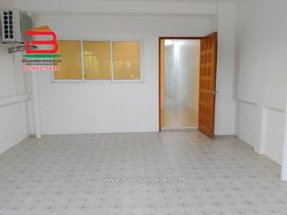 For sale 2 bed townhouse in Lam Luk Ka, Pathum Thani
