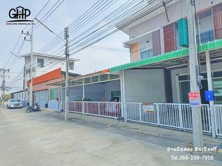 For sale 2 bed townhouse in Mueang Suphanburi, Suphan Buri