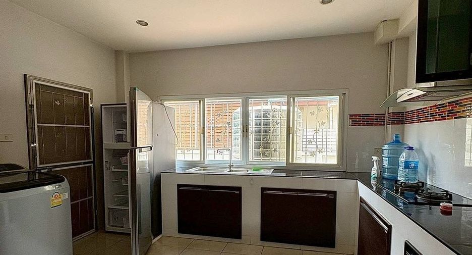 For rent and for sale 3 bedrooms house in Si Racha, Chonburi