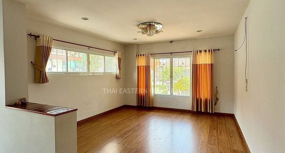 For rent and for sale 3 bedrooms house in Si Racha, Chonburi