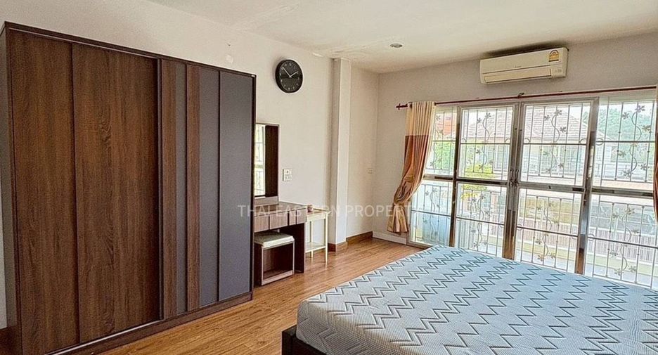 For rent and for sale 3 bedrooms house in Si Racha, Chonburi