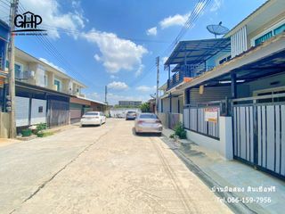 For sale 3 bed townhouse in Mueang Nakhon Pathom, Nakhon Pathom