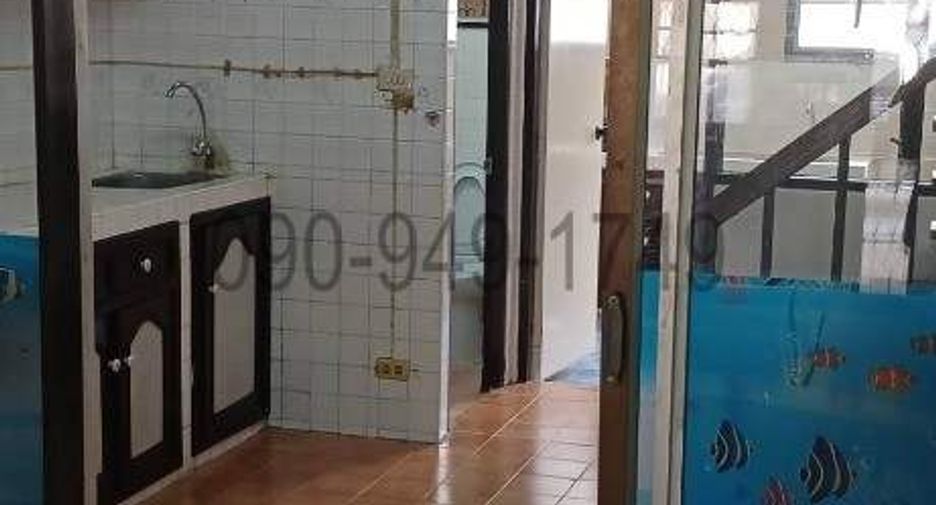 For rent 2 bedrooms townhouse in Lat Phrao, Bangkok
