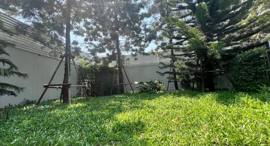 For rent 3 ベッドルーム house in Phra Khanong, Bangkok