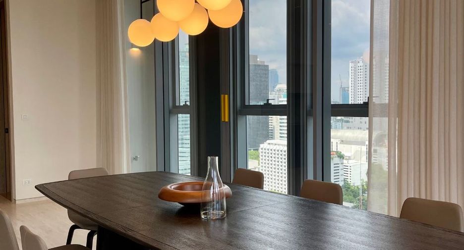 À louer 2 chambres condo à Pathum Wan, Bangkok