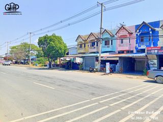 For sale 2 bed retail Space in Mueang Chai Nat, Chainat