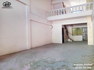 For sale 2 bed retail Space in Mueang Chai Nat, Chainat