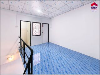 For sale 2 Beds townhouse in Mueang Surat Thani, Surat Thani