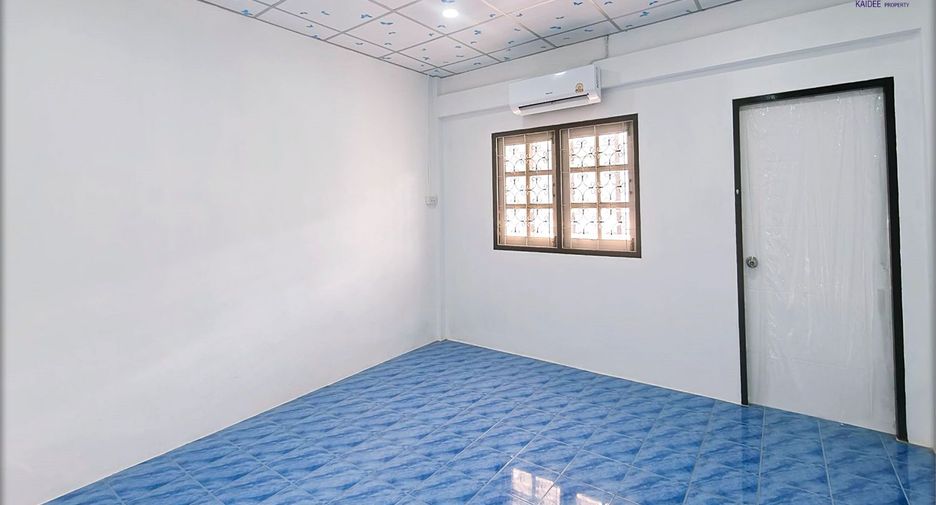 For sale 2 bedrooms townhouse in Mueang Surat Thani, Surat Thani