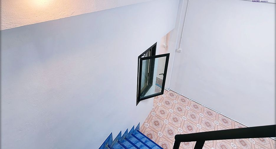 For sale 2 bedrooms townhouse in Mueang Surat Thani, Surat Thani