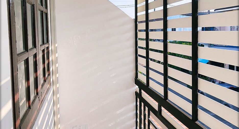 For sale 2 bedrooms townhouse in Mueang Surat Thani, Surat Thani