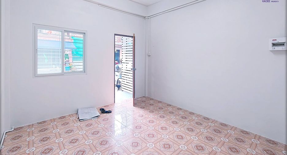 For sale 2 bedrooms townhouse in Mueang Surat Thani, Surat Thani