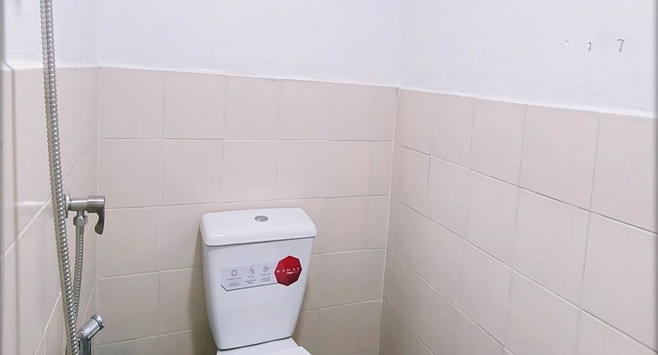For sale 2 bedrooms townhouse in Mueang Surat Thani, Surat Thani