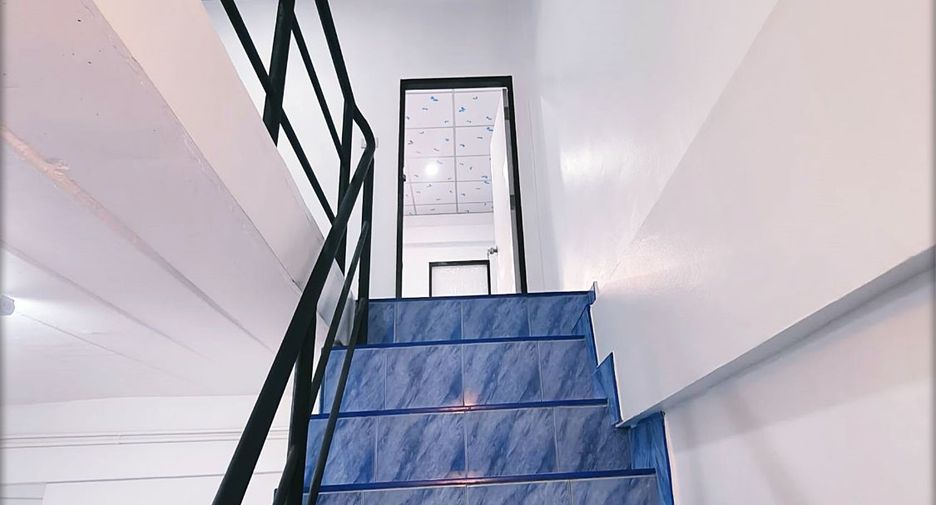 For sale 2 bedrooms townhouse in Mueang Surat Thani, Surat Thani