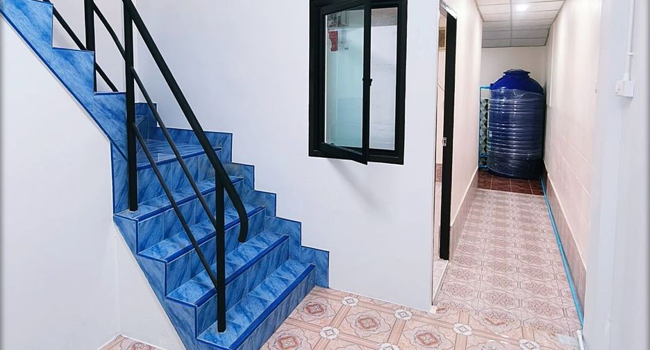 For sale 2 bedrooms townhouse in Mueang Surat Thani, Surat Thani