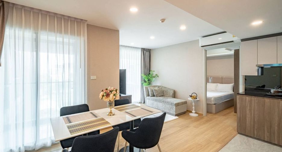 For rent 2 bed condo in Huai Khwang, Bangkok