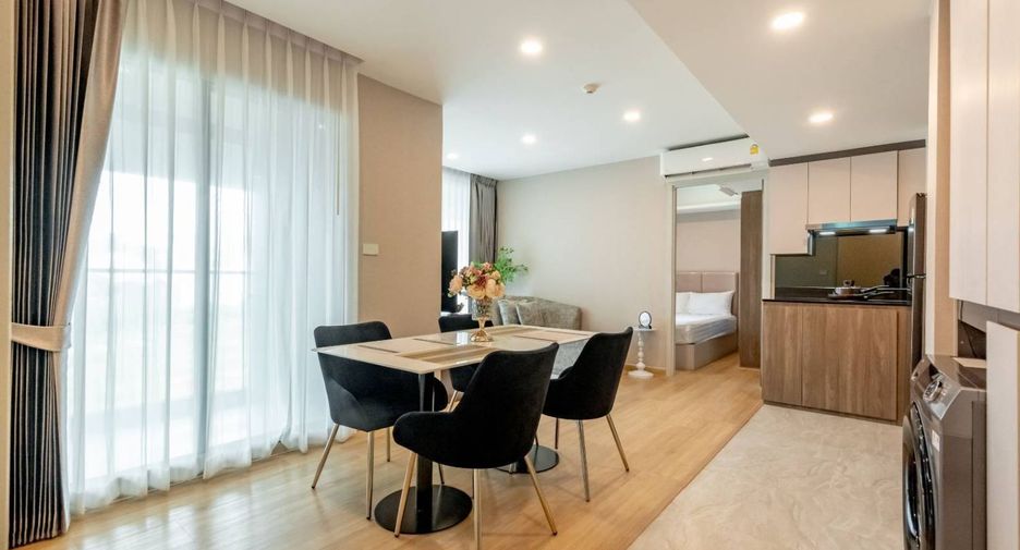 For rent 2 bed condo in Huai Khwang, Bangkok