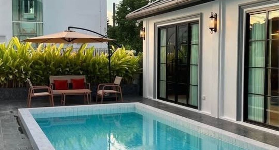 For sale 5 bedrooms villa in Hang Dong, Chiang Mai