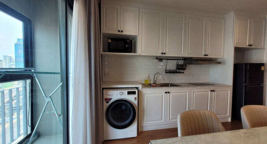 For rent 2 bedrooms condo in Watthana, Bangkok