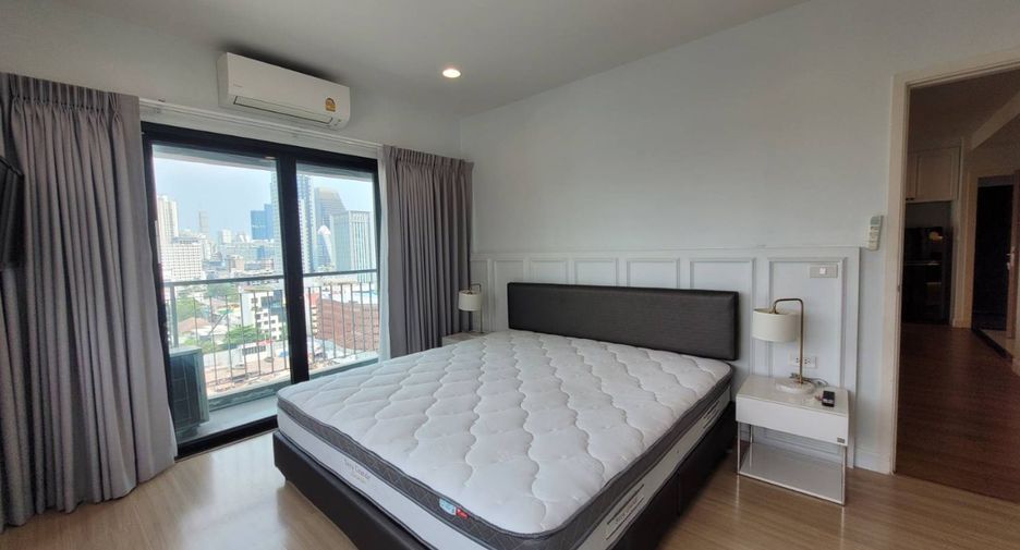 For rent 2 bedrooms condo in Watthana, Bangkok