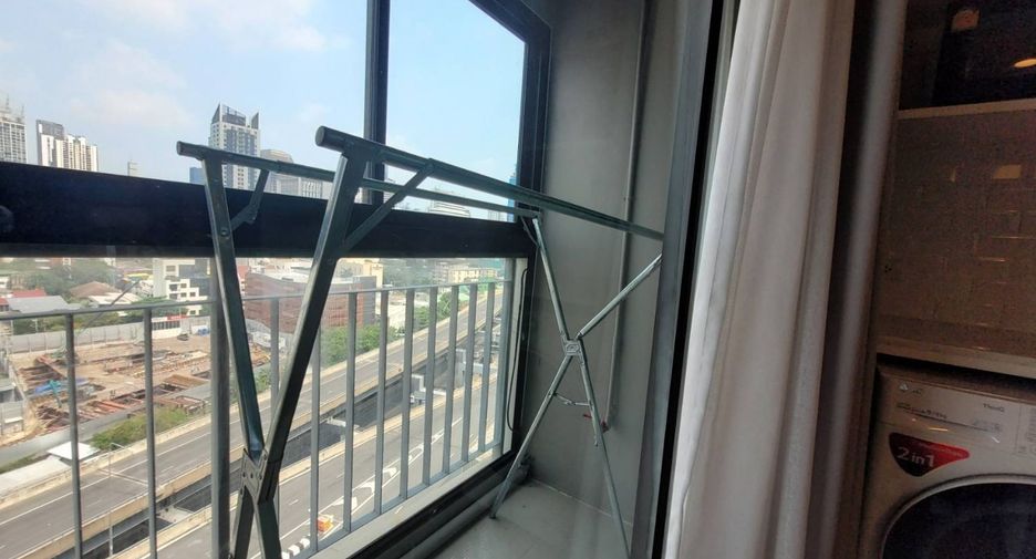 For rent 2 bedrooms condo in Watthana, Bangkok
