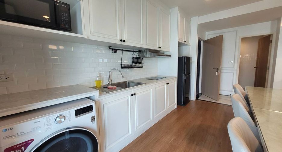 For rent 2 bedrooms condo in Watthana, Bangkok