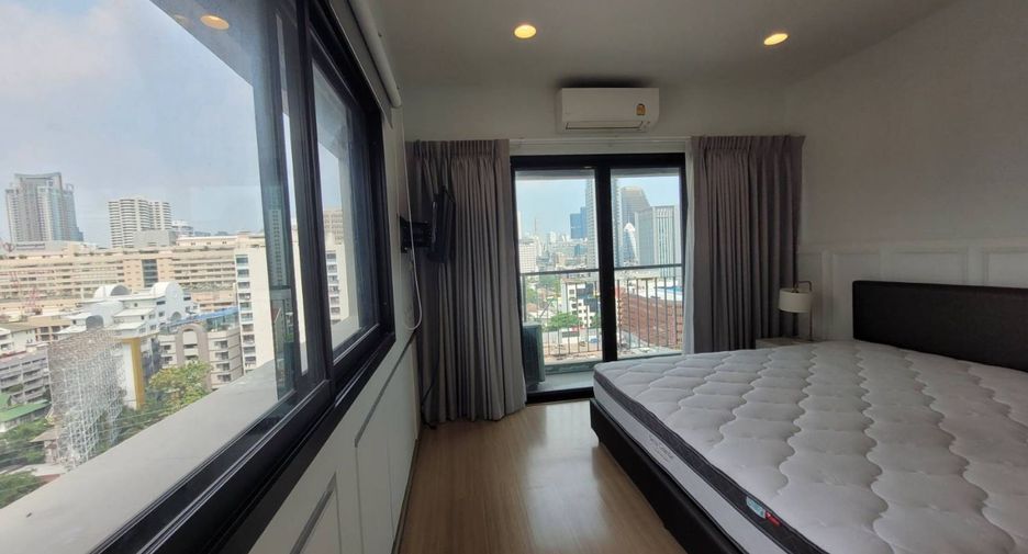 For rent 2 bedrooms condo in Watthana, Bangkok