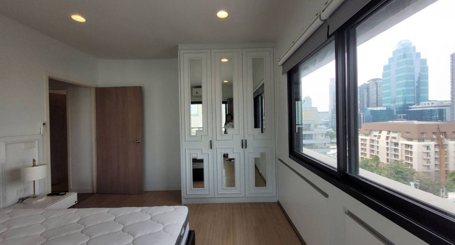 For rent 2 bedrooms condo in Watthana, Bangkok