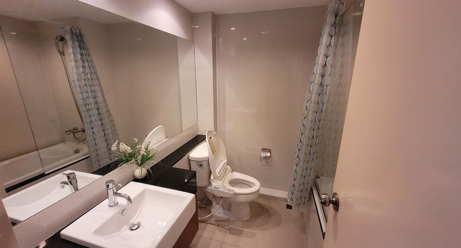 For rent 2 bedrooms condo in Khlong Toei, Bangkok