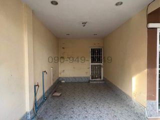 Casa adosada en alquiler de 3 habitaciones en Sai Mai, Bangkok