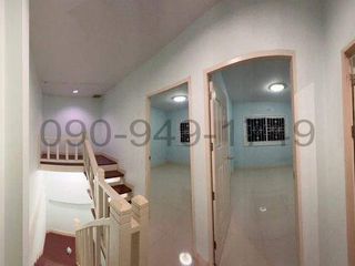 Casa adosada en alquiler de 3 habitaciones en Sai Mai, Bangkok