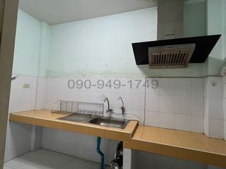 Casa adosada en alquiler de 3 habitaciones en Sai Mai, Bangkok
