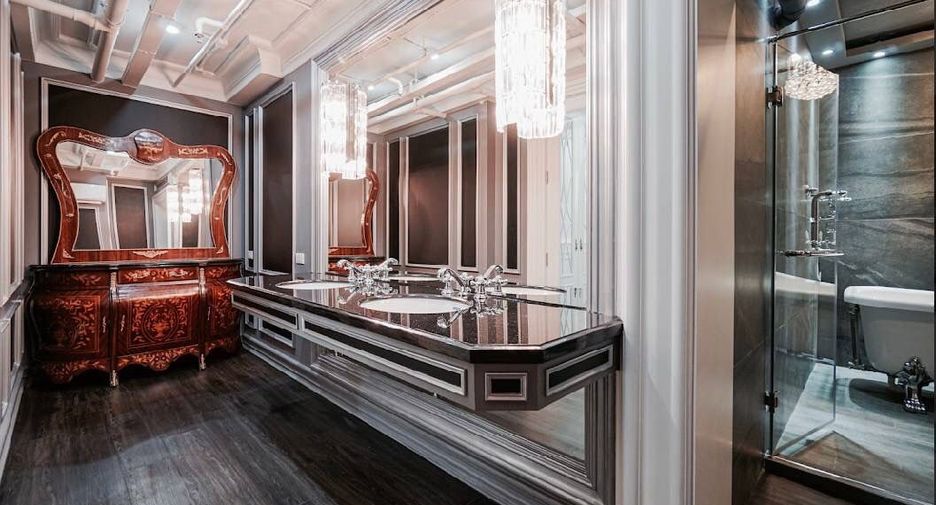 For sale 3 ベッドルーム condo in Khlong Toei, Bangkok