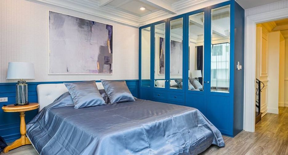 For sale 3 ベッドルーム condo in Khlong Toei, Bangkok