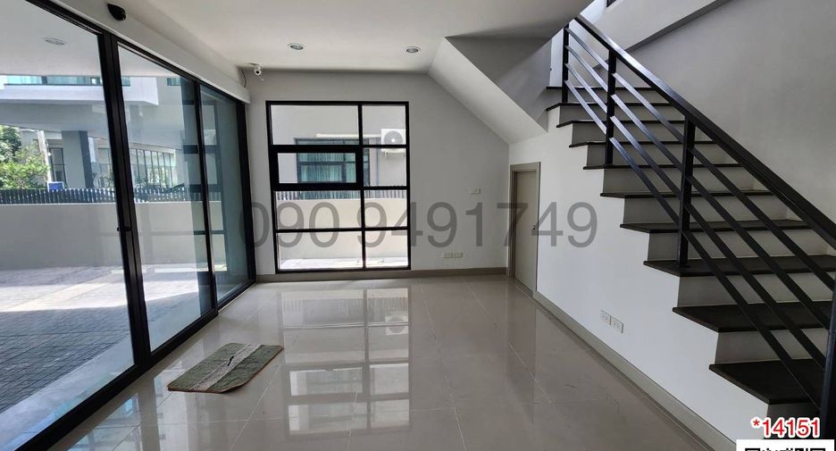 For rent 3 bedrooms retail Space in Bueng Kum, Bangkok