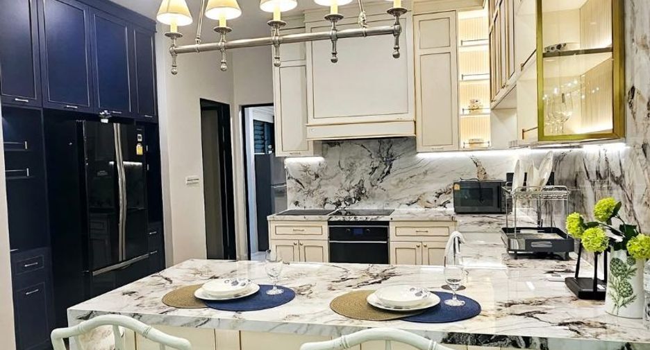 Casa en alquiler y en venta de 5 habitaciones en Saphan Sung, Bangkok