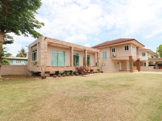 For sale 5 bed house in Mueang Udon Thani, Udon Thani