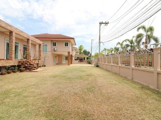 For sale 5 bed house in Mueang Udon Thani, Udon Thani