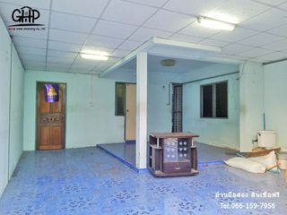 For sale 2 bed townhouse in Mueang Lop Buri, Lopburi
