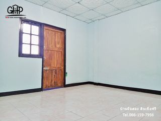 For sale 2 bed townhouse in Mueang Lop Buri, Lopburi