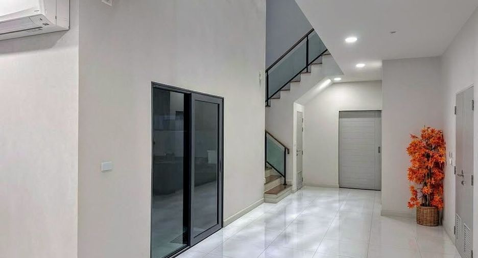 For rent 5 bedrooms house in Bang Kruai, Nonthaburi