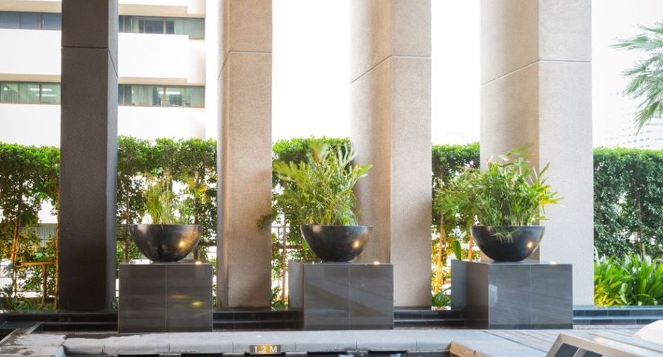 For sale 2 ベッドルーム condo in Pathum Wan, Bangkok