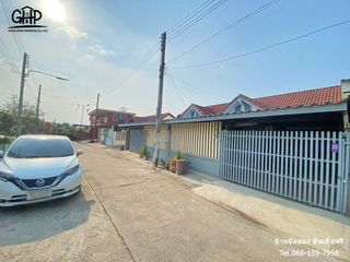 For sale 2 bed townhouse in Sam Khok, Pathum Thani