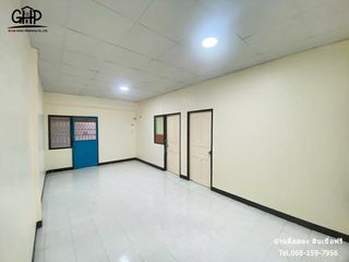 For sale 2 bed townhouse in Sam Khok, Pathum Thani