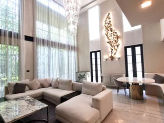 Casa adosada en alquiler de 4 habitaciones en Watthana, Bangkok